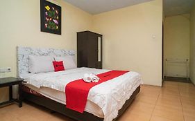 Reddoorz Near Cyber Mall